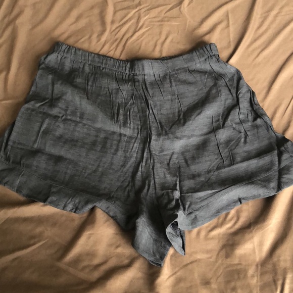 Basics Black Shorts - Picture 2 of 2